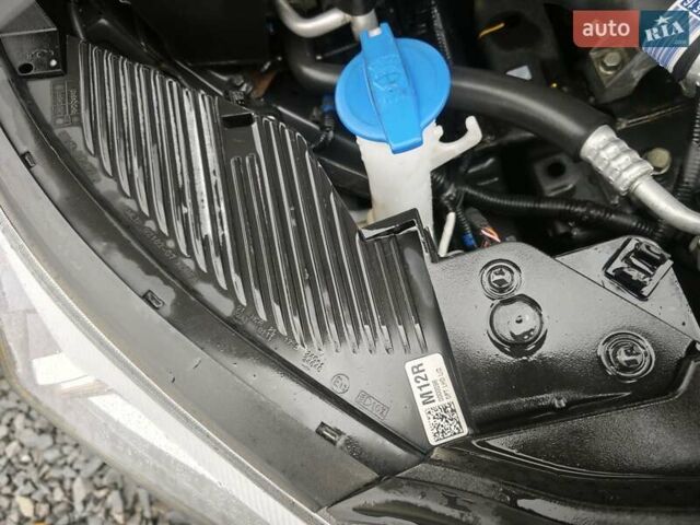 Чорний Хендай Ioniq, об'ємом двигуна 0 л та пробігом 98 тис. км за 13250 $, фото 48 на Automoto.ua