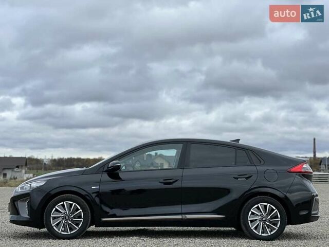 Черный Хендай Ioniq, объемом двигателя 0 л и пробегом 122 тыс. км за 11999 $, фото 10 на Automoto.ua