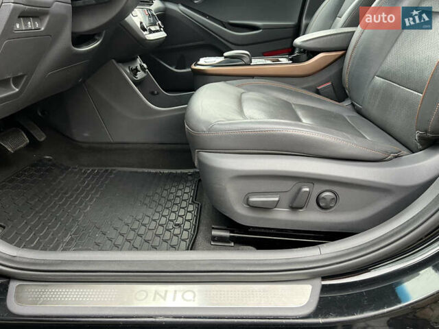 Чорний Хендай Ioniq, об'ємом двигуна 0 л та пробігом 103 тис. км за 12900 $, фото 41 на Automoto.ua