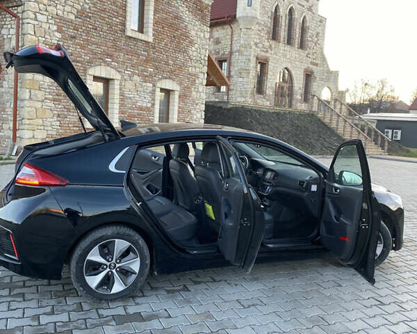 Черный Хендай Ioniq, объемом двигателя 0 л и пробегом 128 тыс. км за 12200 $, фото 16 на Automoto.ua