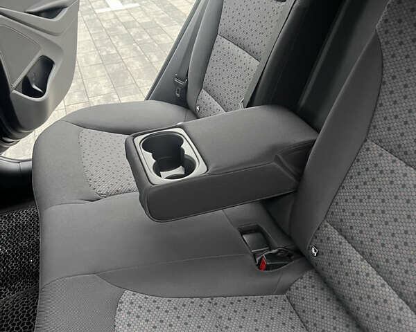 Черный Хендай Ioniq, объемом двигателя 0 л и пробегом 86 тыс. км за 13000 $, фото 16 на Automoto.ua