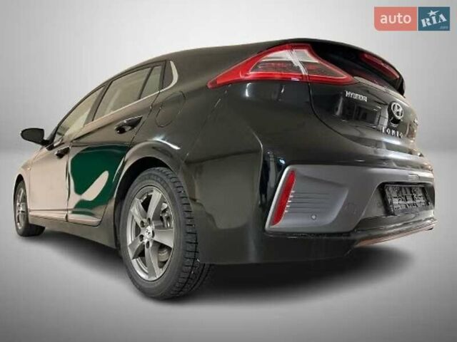 Черный Хендай Ioniq, объемом двигателя 0 л и пробегом 89 тыс. км за 12934 $, фото 1 на Automoto.ua