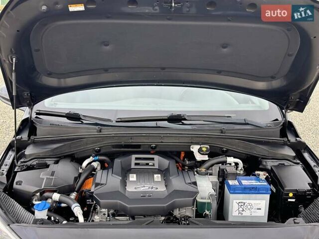 Черный Хендай Ioniq, объемом двигателя 0 л и пробегом 122 тыс. км за 11999 $, фото 40 на Automoto.ua