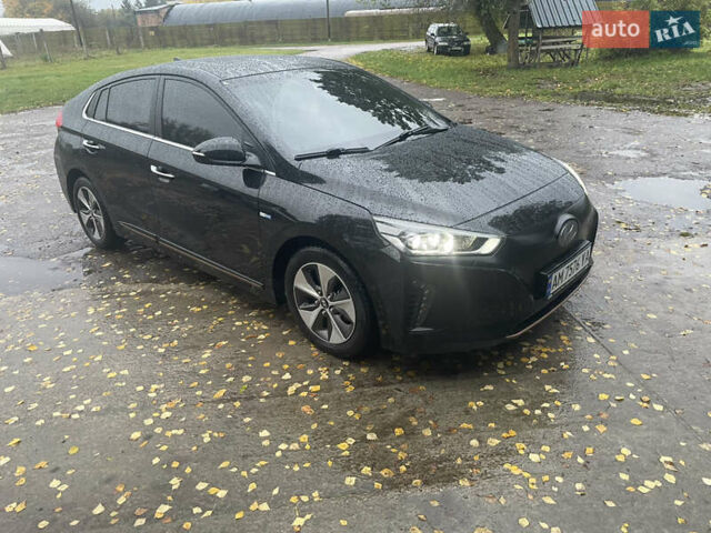Черный Хендай Ioniq, объемом двигателя 0 л и пробегом 122 тыс. км за 13200 $, фото 5 на Automoto.ua