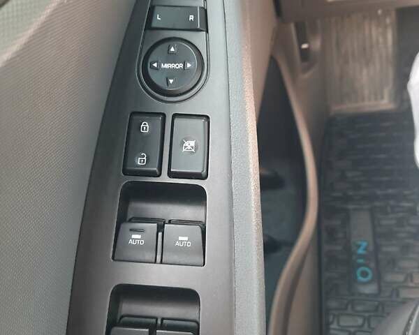 Чорний Хендай Ioniq, об'ємом двигуна 0 л та пробігом 260 тис. км за 13199 $, фото 12 на Automoto.ua