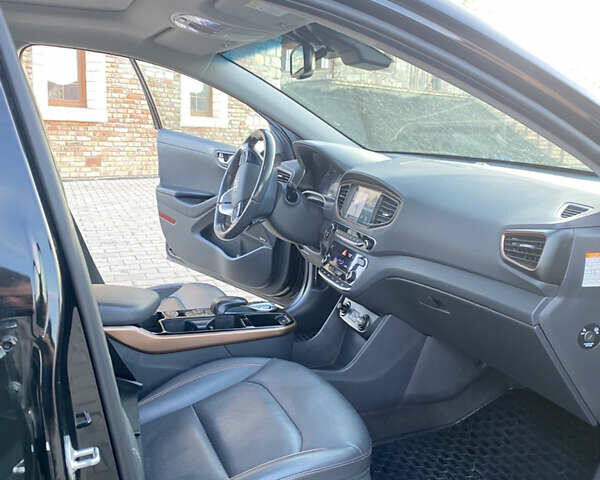 Черный Хендай Ioniq, объемом двигателя 0 л и пробегом 128 тыс. км за 12200 $, фото 23 на Automoto.ua