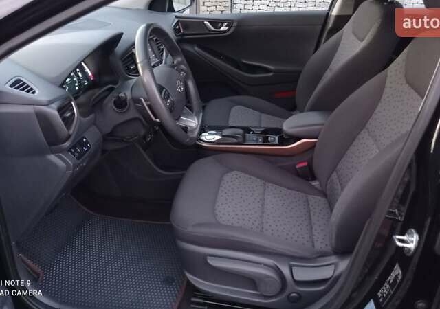 Черный Хендай Ioniq, объемом двигателя 0 л и пробегом 109 тыс. км за 12150 $, фото 20 на Automoto.ua