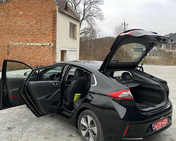 Черный Хендай Ioniq, объемом двигателя 0 л и пробегом 128 тыс. км за 12300 $, фото 19 на Automoto.ua