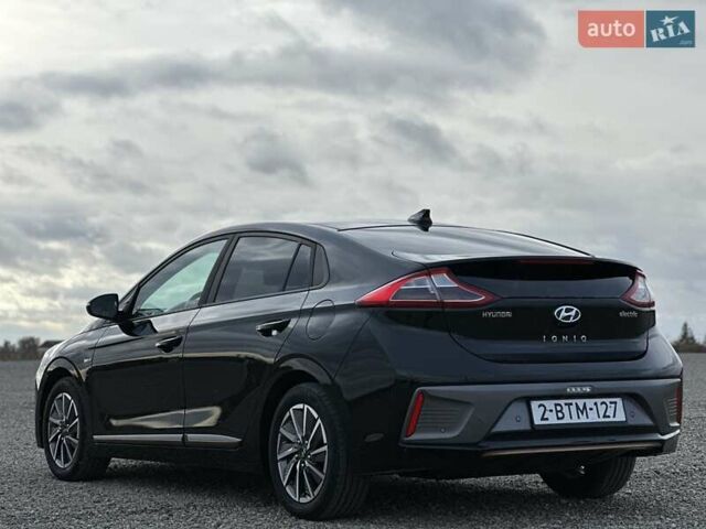 Черный Хендай Ioniq, объемом двигателя 0 л и пробегом 122 тыс. км за 11999 $, фото 31 на Automoto.ua