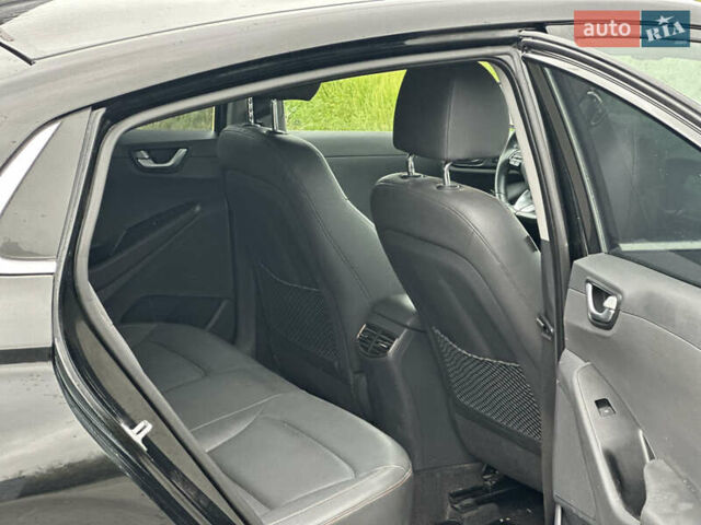 Хендай Ioniq 2017 в Львове на Automoto.ua Черный Хендай Ioniq, объемом двигателя 0 л и пробегом 110 тыс. км за 13300 $, фото 13 на Automoto.ua