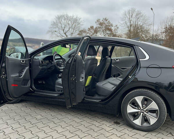 Черный Хендай Ioniq, объемом двигателя 0 л и пробегом 128 тыс. км за 12300 $, фото 9 на Automoto.ua