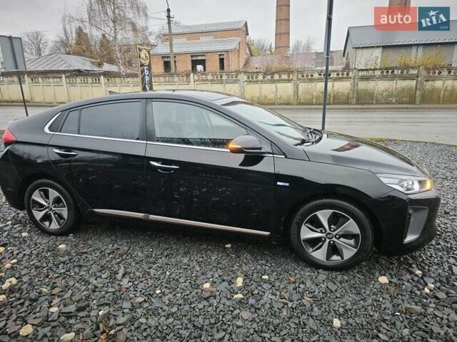 Черный Хендай Ioniq, объемом двигателя 0 л и пробегом 99 тыс. км за 12950 $, фото 9 на Automoto.ua