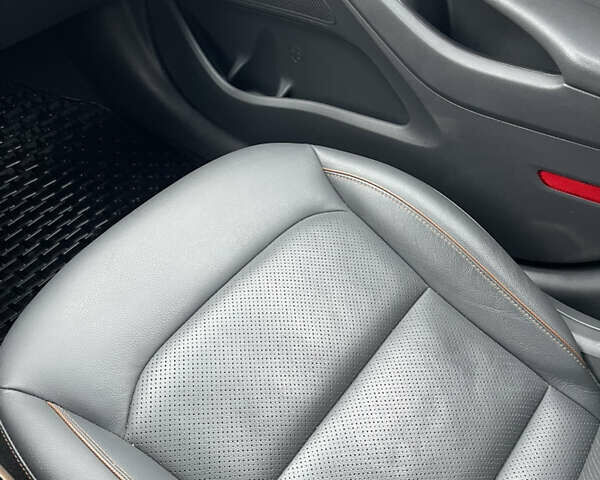 Черный Хендай Ioniq, объемом двигателя 0 л и пробегом 113 тыс. км за 13300 $, фото 19 на Automoto.ua