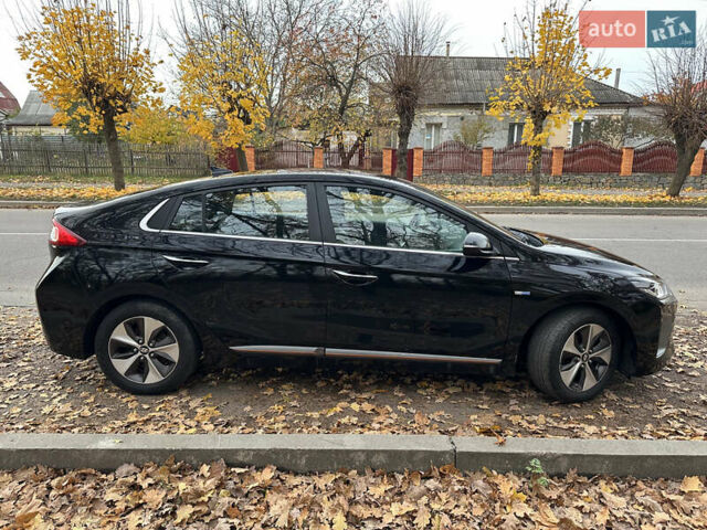 Черный Хендай Ioniq, объемом двигателя 0 л и пробегом 147 тыс. км за 12900 $, фото 5 на Automoto.ua