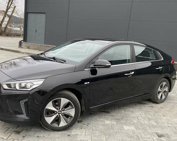 Черный Хендай Ioniq, объемом двигателя 0 л и пробегом 128 тыс. км за 12300 $, фото 16 на Automoto.ua