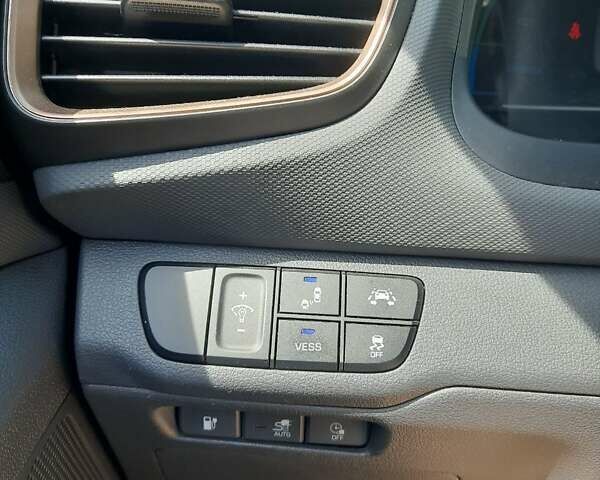 Чорний Хендай Ioniq, об'ємом двигуна 0 л та пробігом 260 тис. км за 13199 $, фото 13 на Automoto.ua
