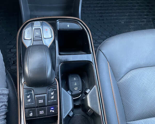 Черный Хендай Ioniq, объемом двигателя 0 л и пробегом 128 тыс. км за 12200 $, фото 21 на Automoto.ua