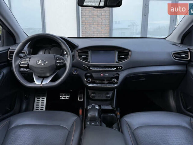 Черный Хендай Ioniq, объемом двигателя 0 л и пробегом 105 тыс. км за 12150 $, фото 18 на Automoto.ua