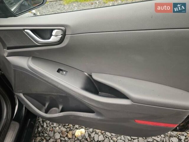 Чорний Хендай Ioniq, об'ємом двигуна 0 л та пробігом 98 тис. км за 13250 $, фото 34 на Automoto.ua