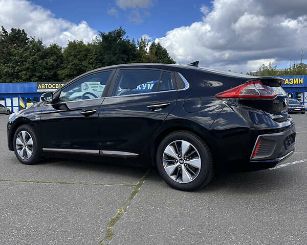Черный Хендай Ioniq, объемом двигателя 0 л и пробегом 121 тыс. км за 12950 $, фото 5 на Automoto.ua