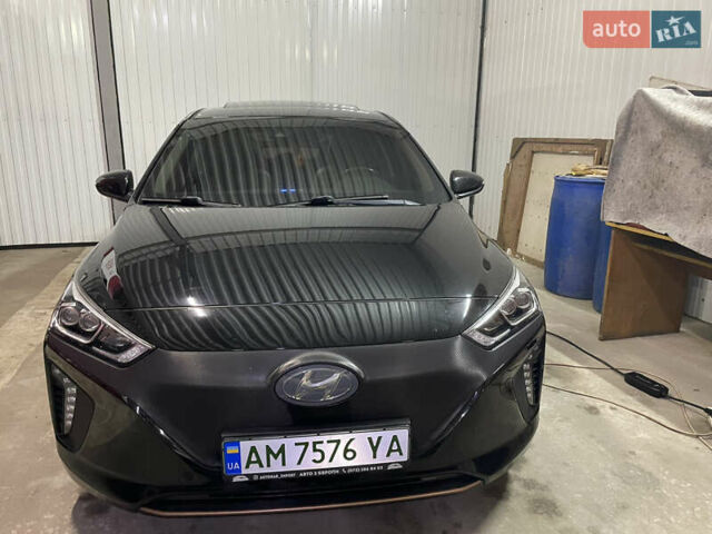Черный Хендай Ioniq, объемом двигателя 0 л и пробегом 122 тыс. км за 13200 $, фото 7 на Automoto.ua