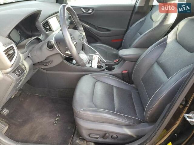 Черный Хендай Ioniq, объемом двигателя 1.6 л и пробегом 145 тыс. км за 3000 $, фото 6 на Automoto.ua