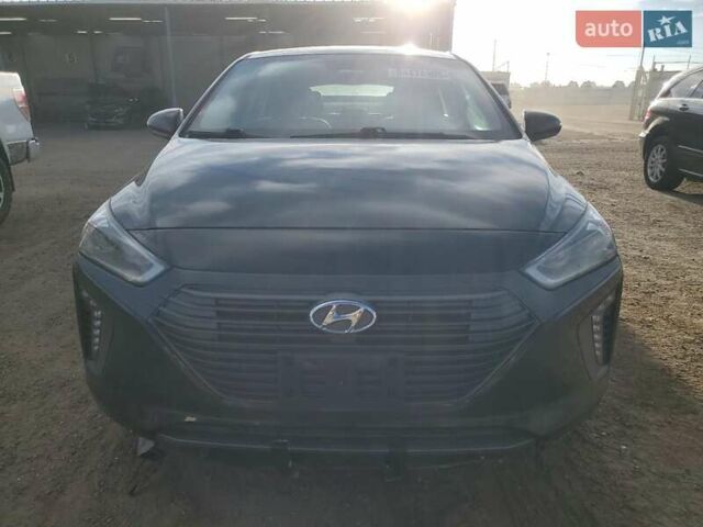 Черный Хендай Ioniq, объемом двигателя 1.6 л и пробегом 145 тыс. км за 3000 $, фото 4 на Automoto.ua