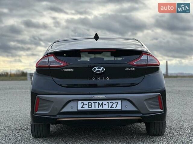 Черный Хендай Ioniq, объемом двигателя 0 л и пробегом 122 тыс. км за 11999 $, фото 33 на Automoto.ua