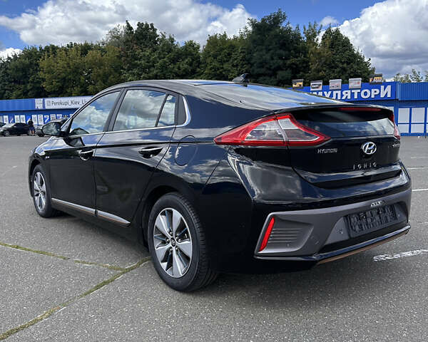 Чорний Хендай Ioniq, об'ємом двигуна 0 л та пробігом 121 тис. км за 12950 $, фото 6 на Automoto.ua