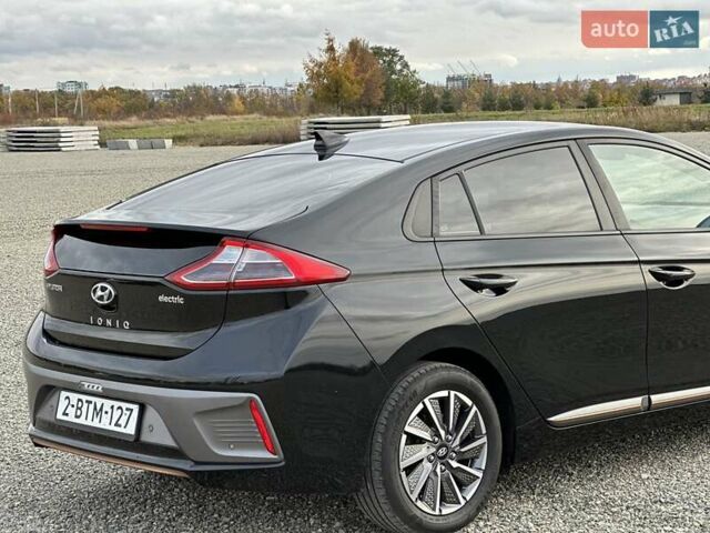 Черный Хендай Ioniq, объемом двигателя 0 л и пробегом 122 тыс. км за 11999 $, фото 18 на Automoto.ua