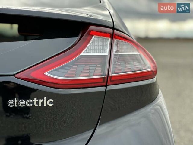 Черный Хендай Ioniq, объемом двигателя 0 л и пробегом 122 тыс. км за 11999 $, фото 23 на Automoto.ua