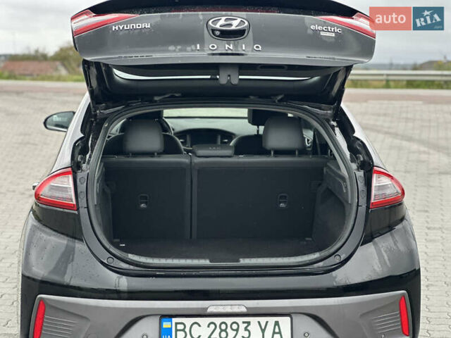 Хендай Ioniq 2017 в Львове на Automoto.ua Черный Хендай Ioniq, объемом двигателя 0 л и пробегом 110 тыс. км за 13300 $, фото 12 на Automoto.ua