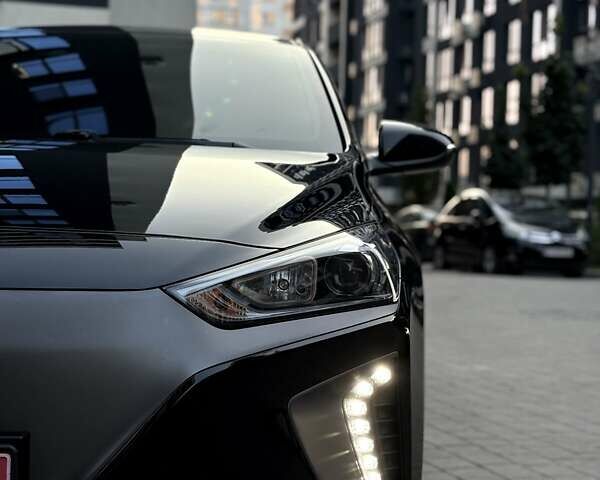 Черный Хендай Ioniq, объемом двигателя 0 л и пробегом 91 тыс. км за 12800 $, фото 11 на Automoto.ua