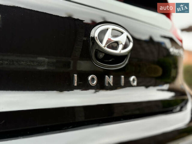 Черный Хендай Ioniq, объемом двигателя 0 л и пробегом 100 тыс. км за 14200 $, фото 12 на Automoto.ua