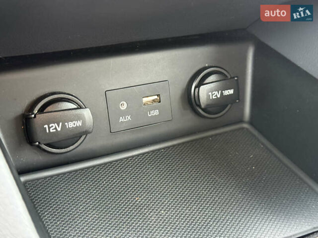 Черный Хендай Ioniq, объемом двигателя 1.6 л и пробегом 77 тыс. км за 15900 $, фото 36 на Automoto.ua