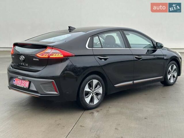 Черный Хендай Ioniq, объемом двигателя 0 л и пробегом 137 тыс. км за 12499 $, фото 4 на Automoto.ua
