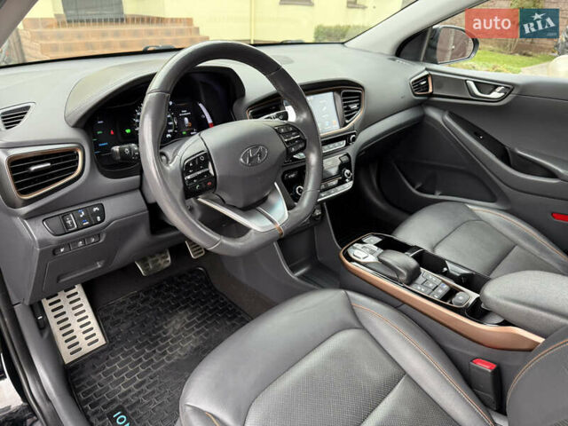 Черный Хендай Ioniq, объемом двигателя 0 л и пробегом 100 тыс. км за 14200 $, фото 15 на Automoto.ua