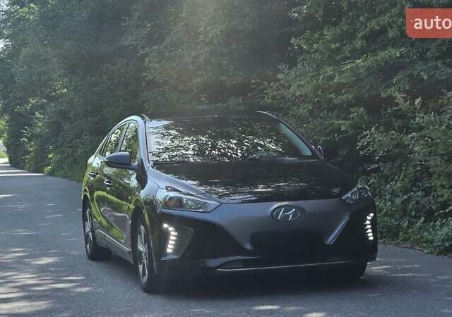 Черный Хендай Ioniq, объемом двигателя 0 л и пробегом 118 тыс. км за 14900 $, фото 3 на Automoto.ua