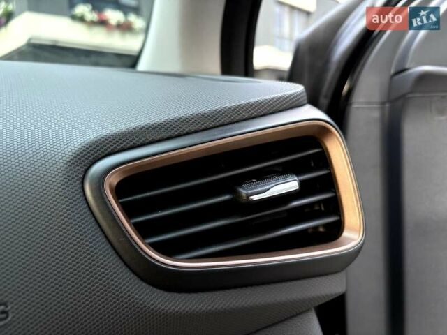 Черный Хендай Ioniq, объемом двигателя 0 л и пробегом 91 тыс. км за 12800 $, фото 71 на Automoto.ua