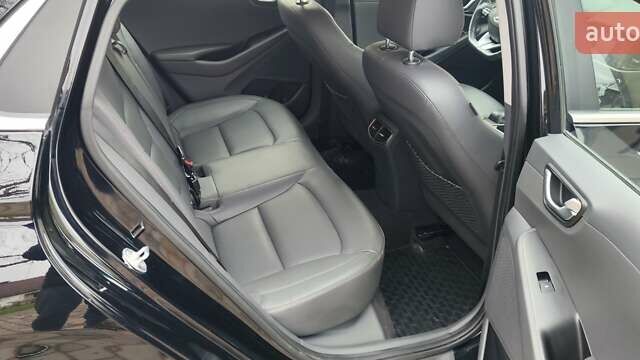 Черный Хендай Ioniq, объемом двигателя 0 л и пробегом 96 тыс. км за 13750 $, фото 16 на Automoto.ua