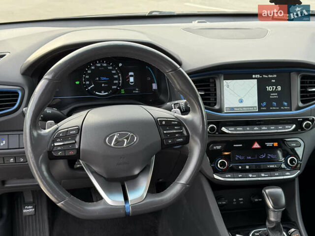 Черный Хендай Ioniq, объемом двигателя 1.6 л и пробегом 77 тыс. км за 15750 $, фото 28 на Automoto.ua