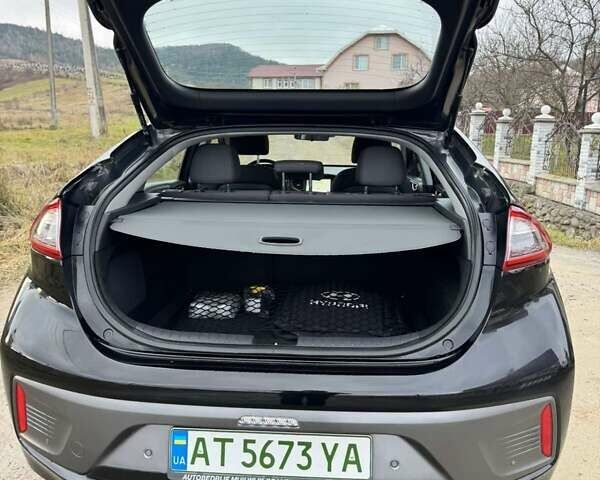 Черный Хендай Ioniq, объемом двигателя 0 л и пробегом 93 тыс. км за 12200 $, фото 17 на Automoto.ua