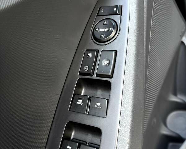 Черный Хендай Ioniq, объемом двигателя 0 л и пробегом 91 тыс. км за 12800 $, фото 35 на Automoto.ua