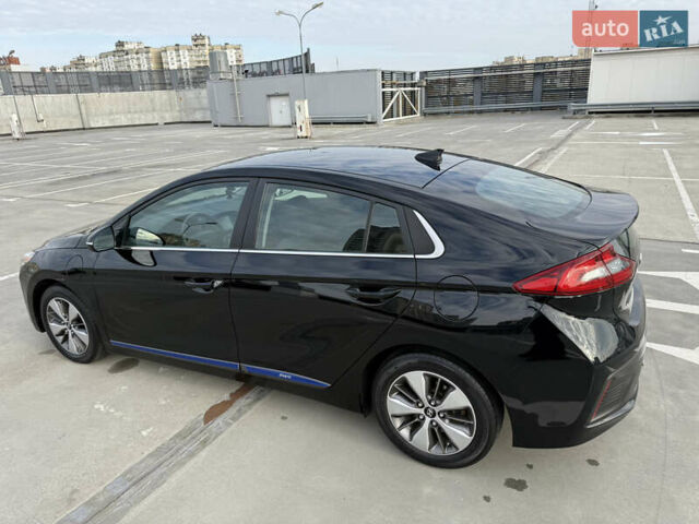 Черный Хендай Ioniq, объемом двигателя 1.6 л и пробегом 77 тыс. км за 15900 $, фото 74 на Automoto.ua