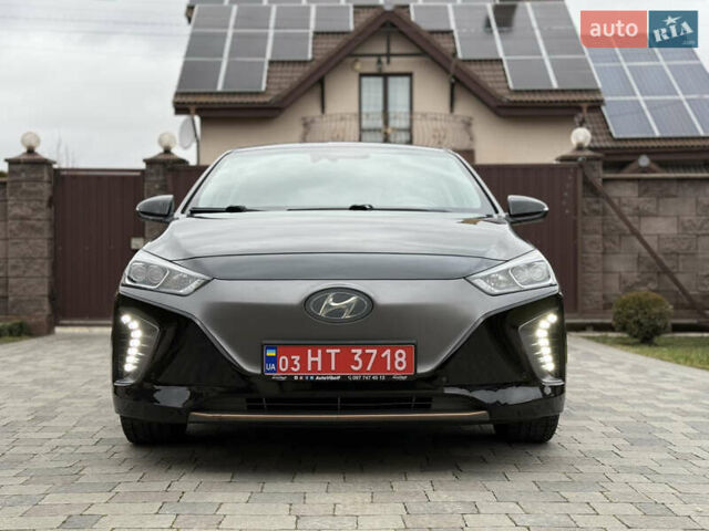 Черный Хендай Ioniq, объемом двигателя 0 л и пробегом 100 тыс. км за 14200 $, фото 4 на Automoto.ua