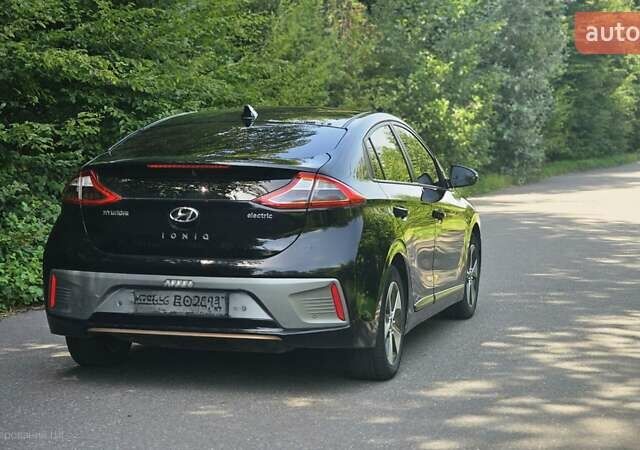 Черный Хендай Ioniq, объемом двигателя 0 л и пробегом 118 тыс. км за 14900 $, фото 4 на Automoto.ua