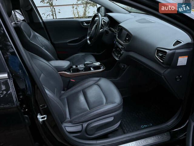 Черный Хендай Ioniq, объемом двигателя 0 л и пробегом 145 тыс. км за 12499 $, фото 85 на Automoto.ua