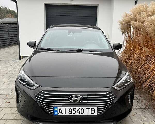 Черный Хендай Ioniq, объемом двигателя 1.6 л и пробегом 139 тыс. км за 16000 $, фото 5 на Automoto.ua