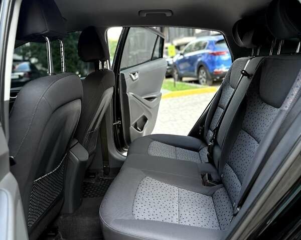 Черный Хендай Ioniq, объемом двигателя 0 л и пробегом 91 тыс. км за 12800 $, фото 63 на Automoto.ua