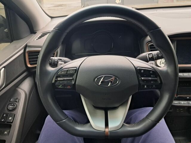 Чорний Хендай Ioniq, об'ємом двигуна 0 л та пробігом 113 тис. км за 10900 $, фото 10 на Automoto.ua